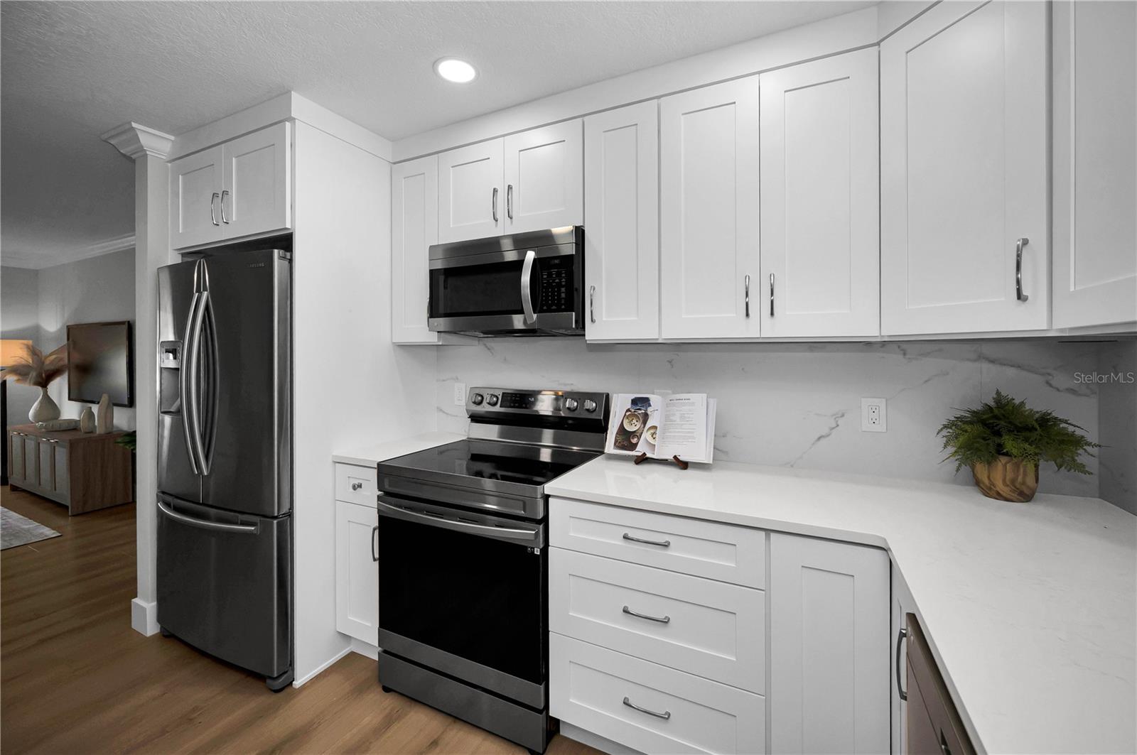 8082 ANNWOOD RD, SEMINOLE, FL, 33777