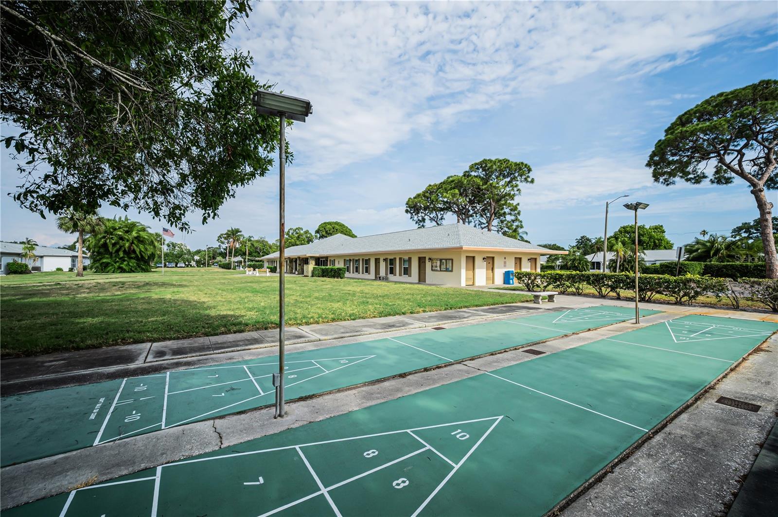 8082 ANNWOOD RD, SEMINOLE, FL, 33777