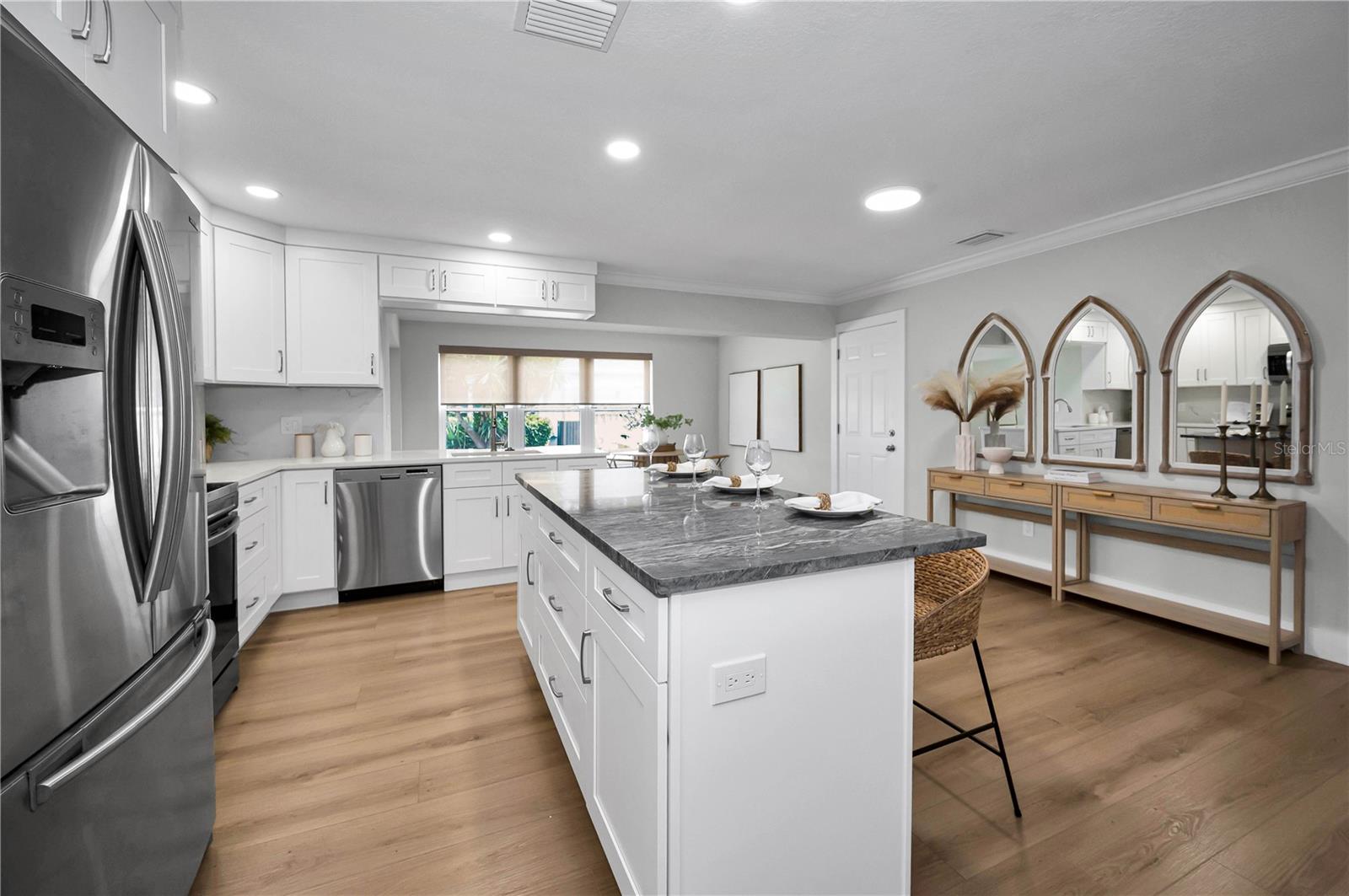 8082 ANNWOOD RD, SEMINOLE, FL, 33777
