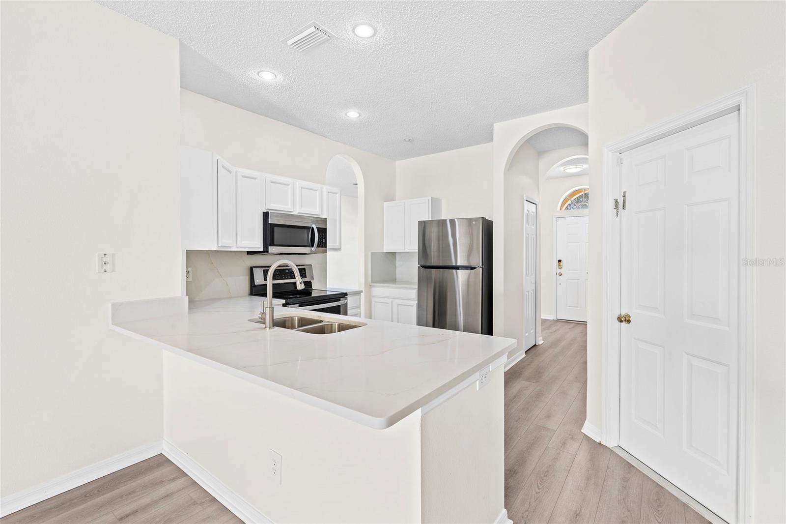 10301 BENEVA DR, TAMPA, FL, 33647