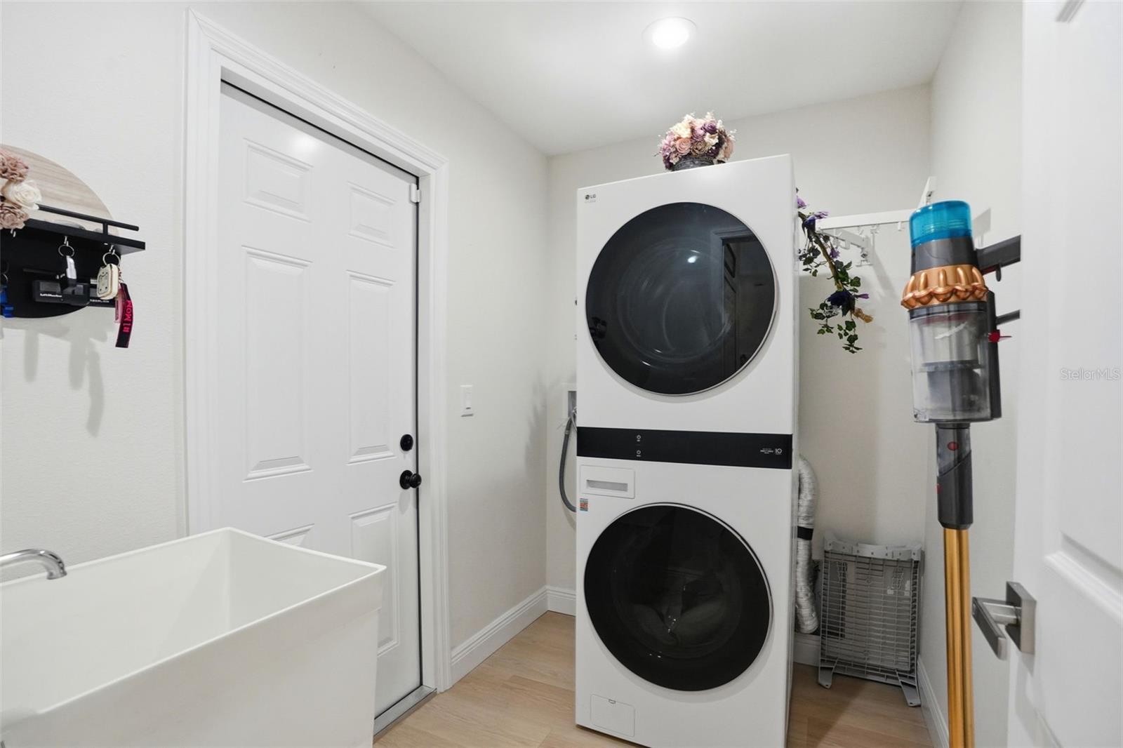 7279 BLACKBIRD AVE, WEEKI WACHEE, FL, 34613