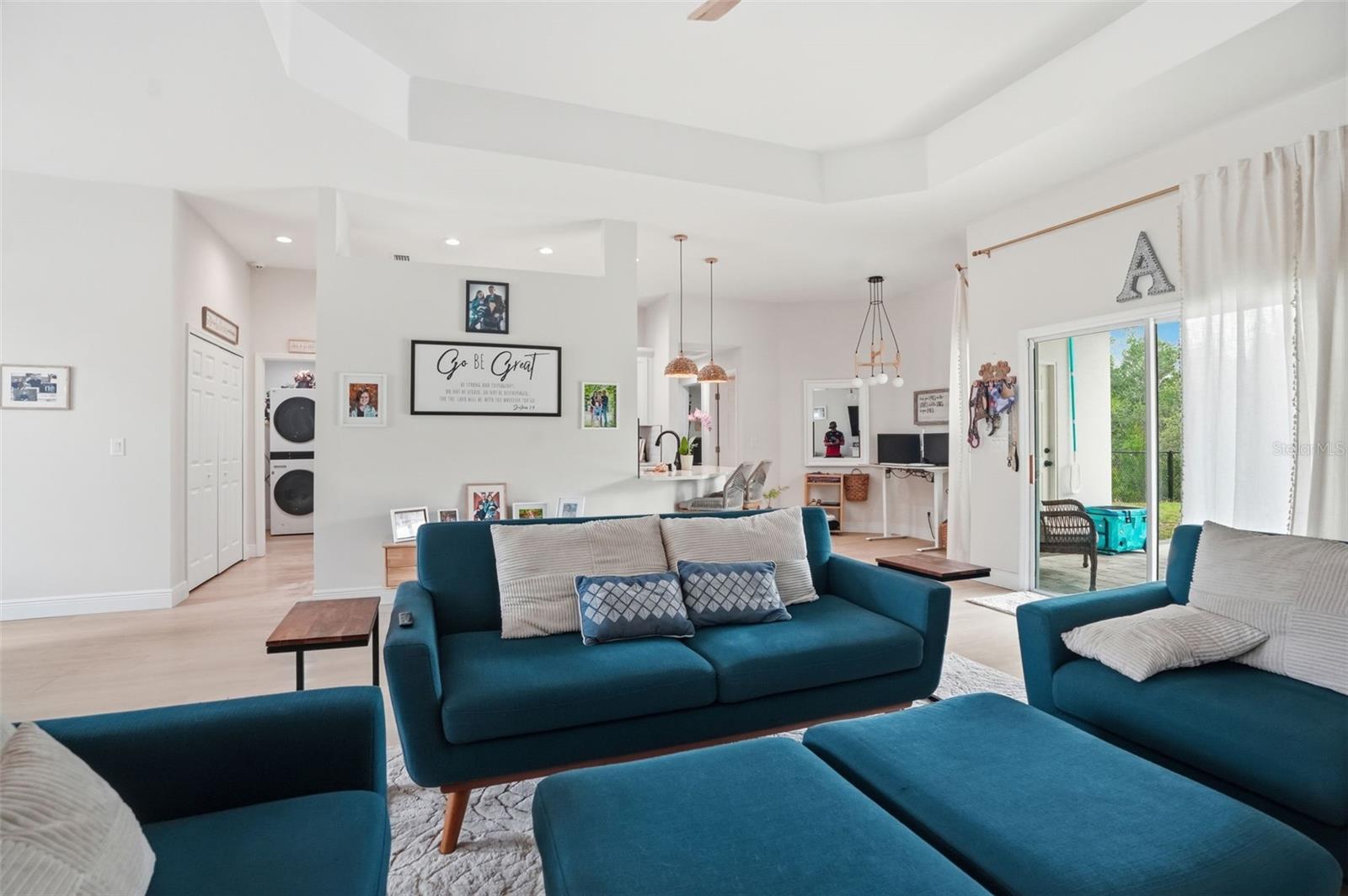 7279 BLACKBIRD AVE, WEEKI WACHEE, FL, 34613