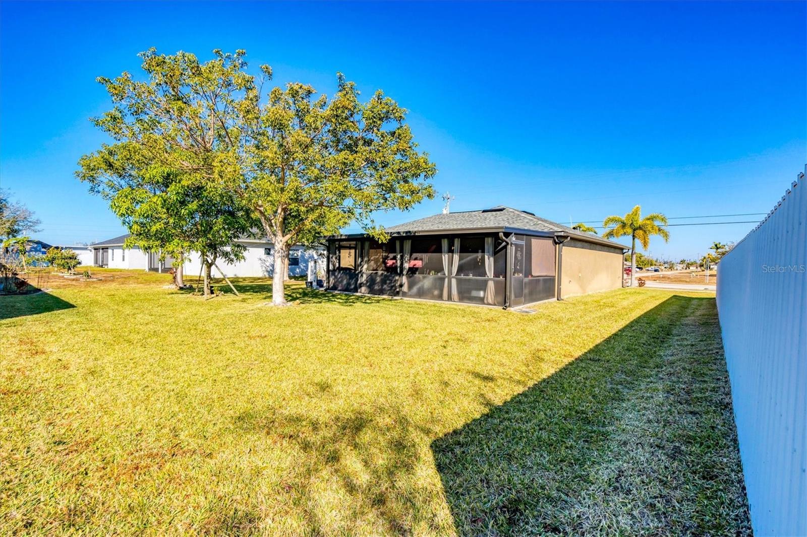 1826 SW TRAFALGAR PKWY, CAPE CORAL, FL, 33991