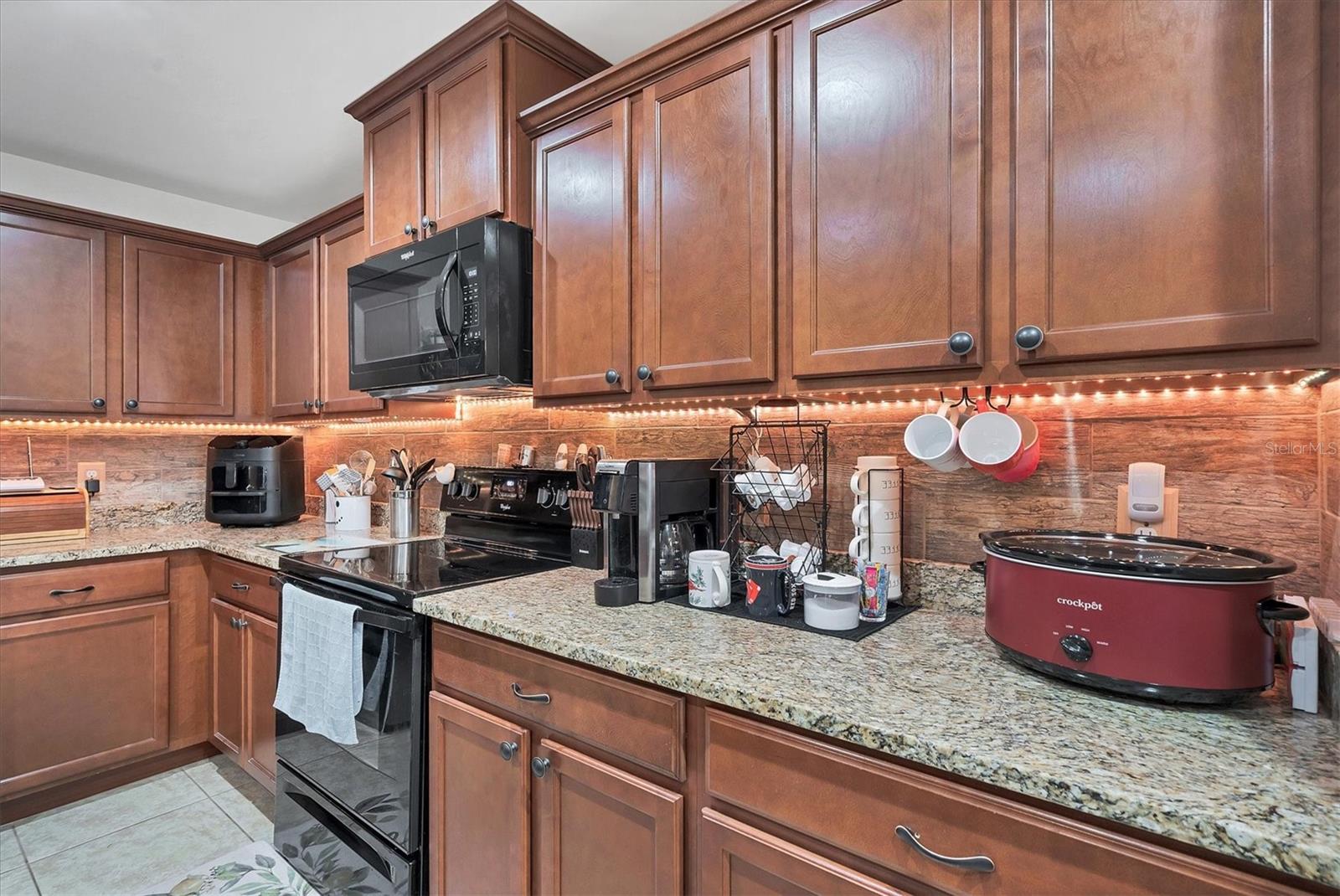 1826 SW TRAFALGAR PKWY, CAPE CORAL, FL, 33991