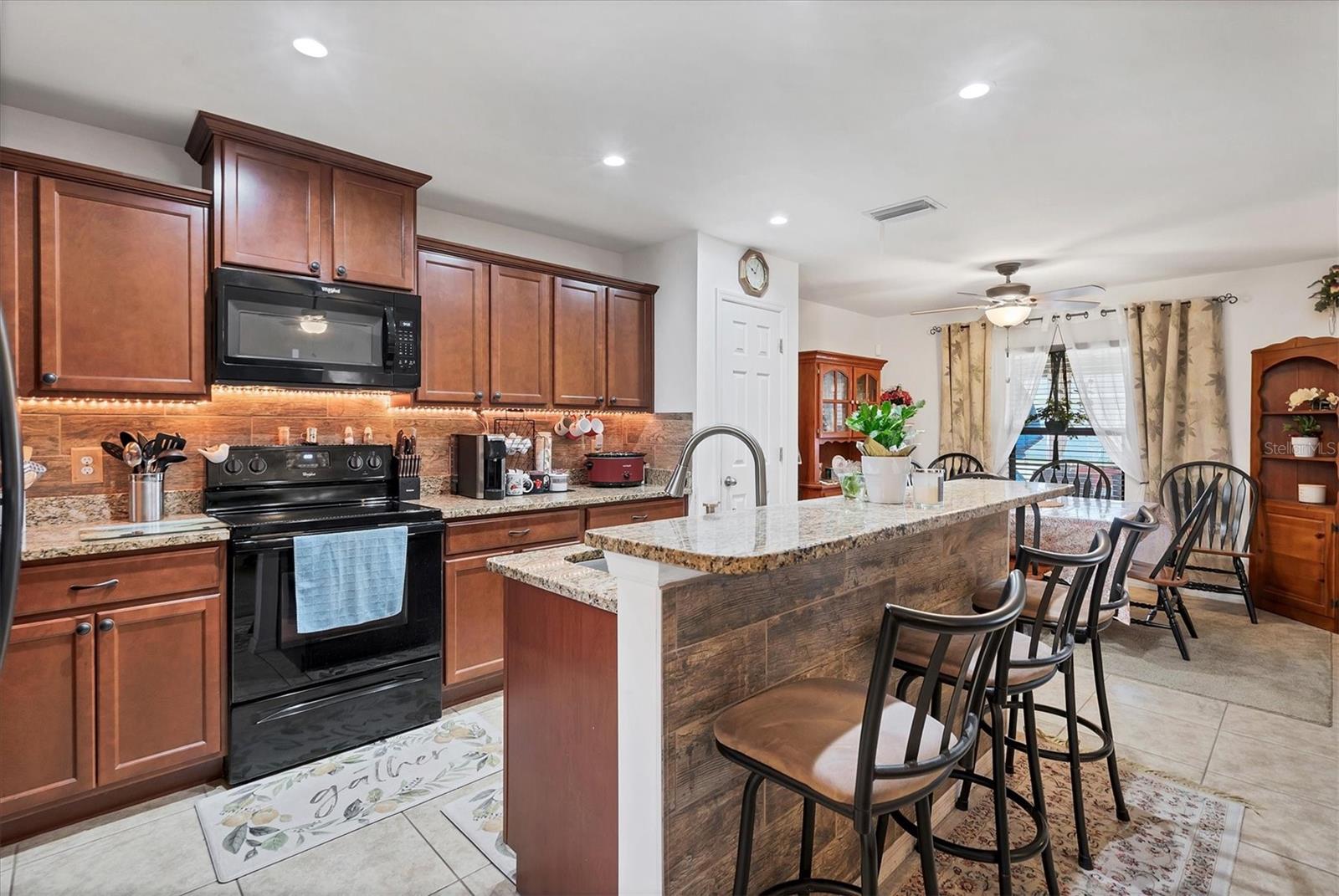 1826 SW TRAFALGAR PKWY, CAPE CORAL, FL, 33991