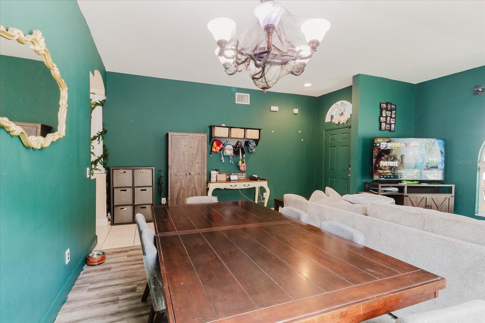 9817 WHITE BARN WAY, RIVERVIEW, FL, 33569