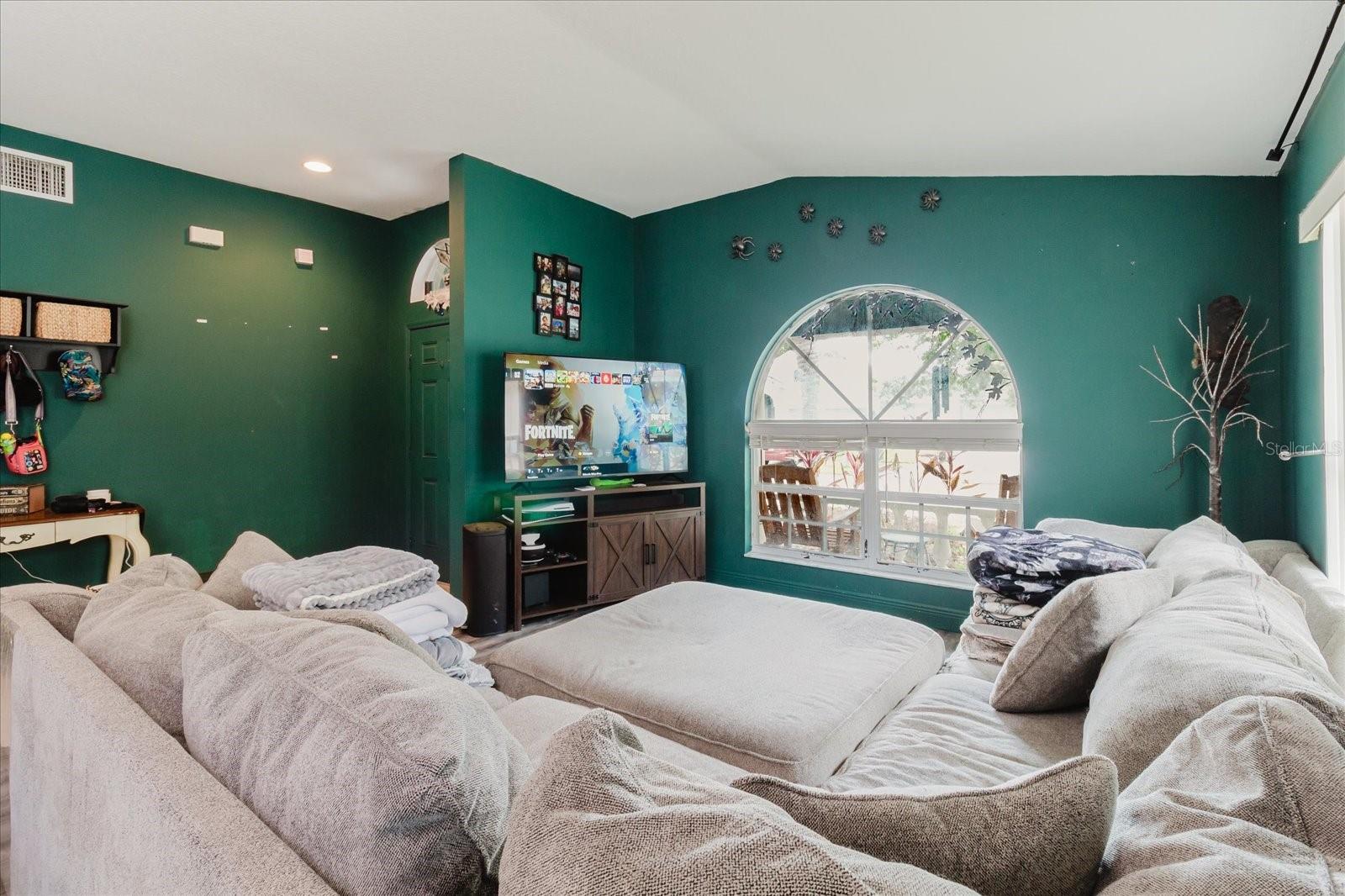 9817 WHITE BARN WAY, RIVERVIEW, FL, 33569