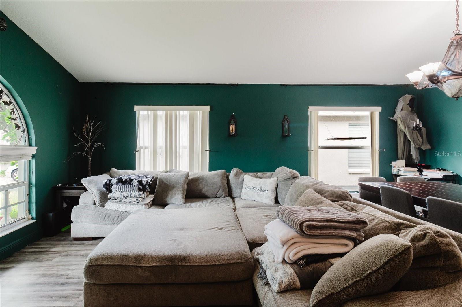 9817 WHITE BARN WAY, RIVERVIEW, FL, 33569