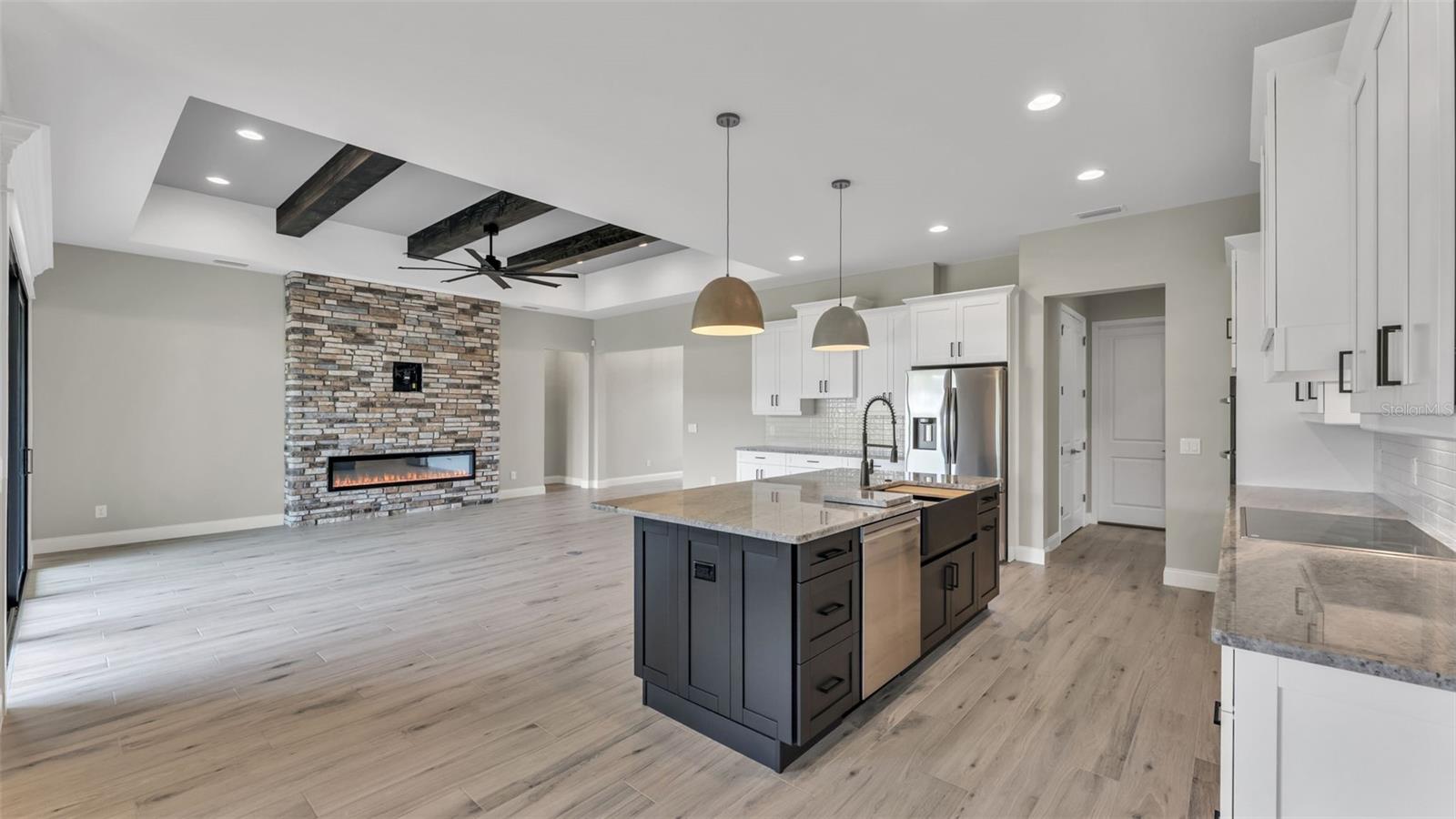 6827 LAKELAND HIGHLANDS RD, LAKELAND, FL, 33813