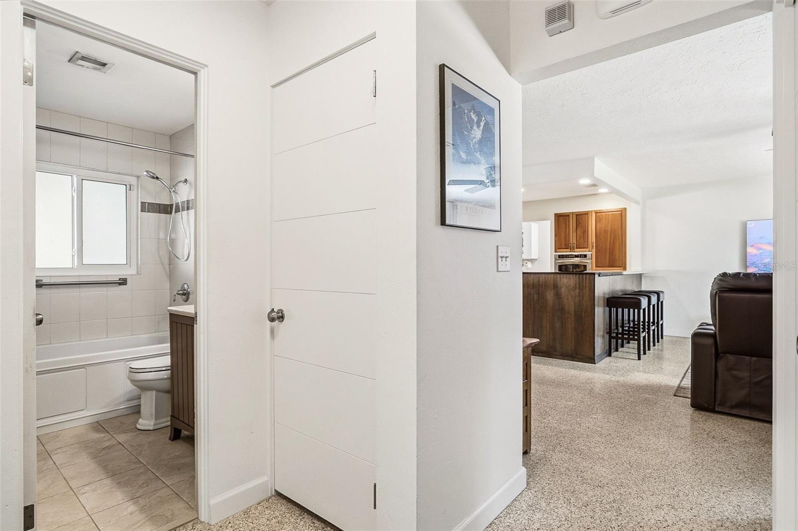 2747 JEFFERSON CIR, SARASOTA, FL, 34239