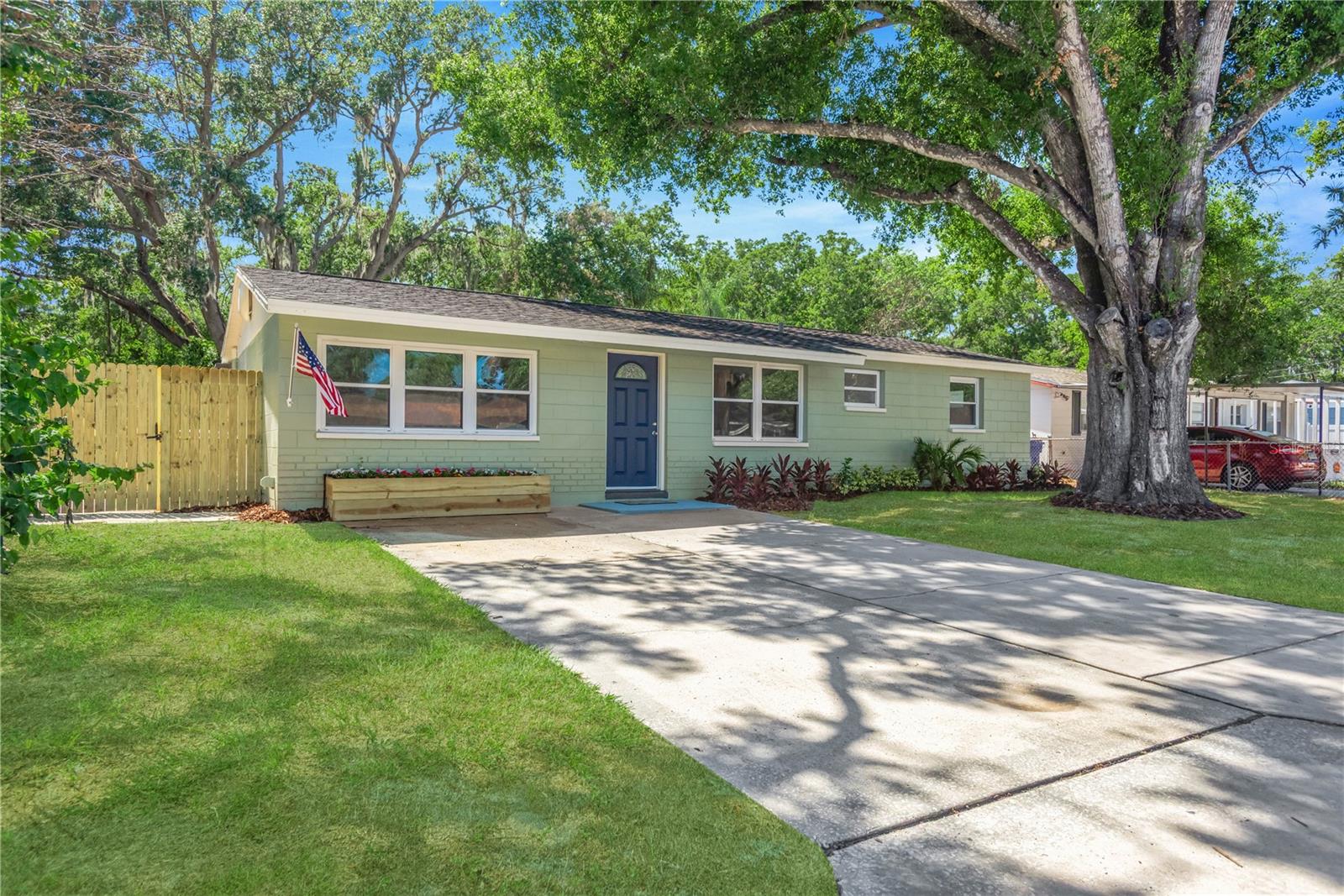 3820 BEECHWOOD BLVD, TAMPA, FL, 33619