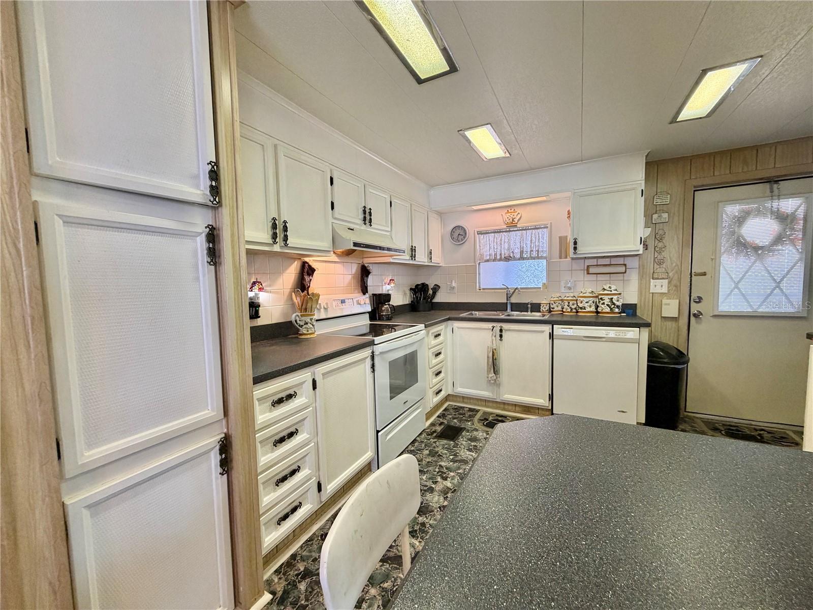 100 MARIGOLD ST, LEESBURG, FL, 34748