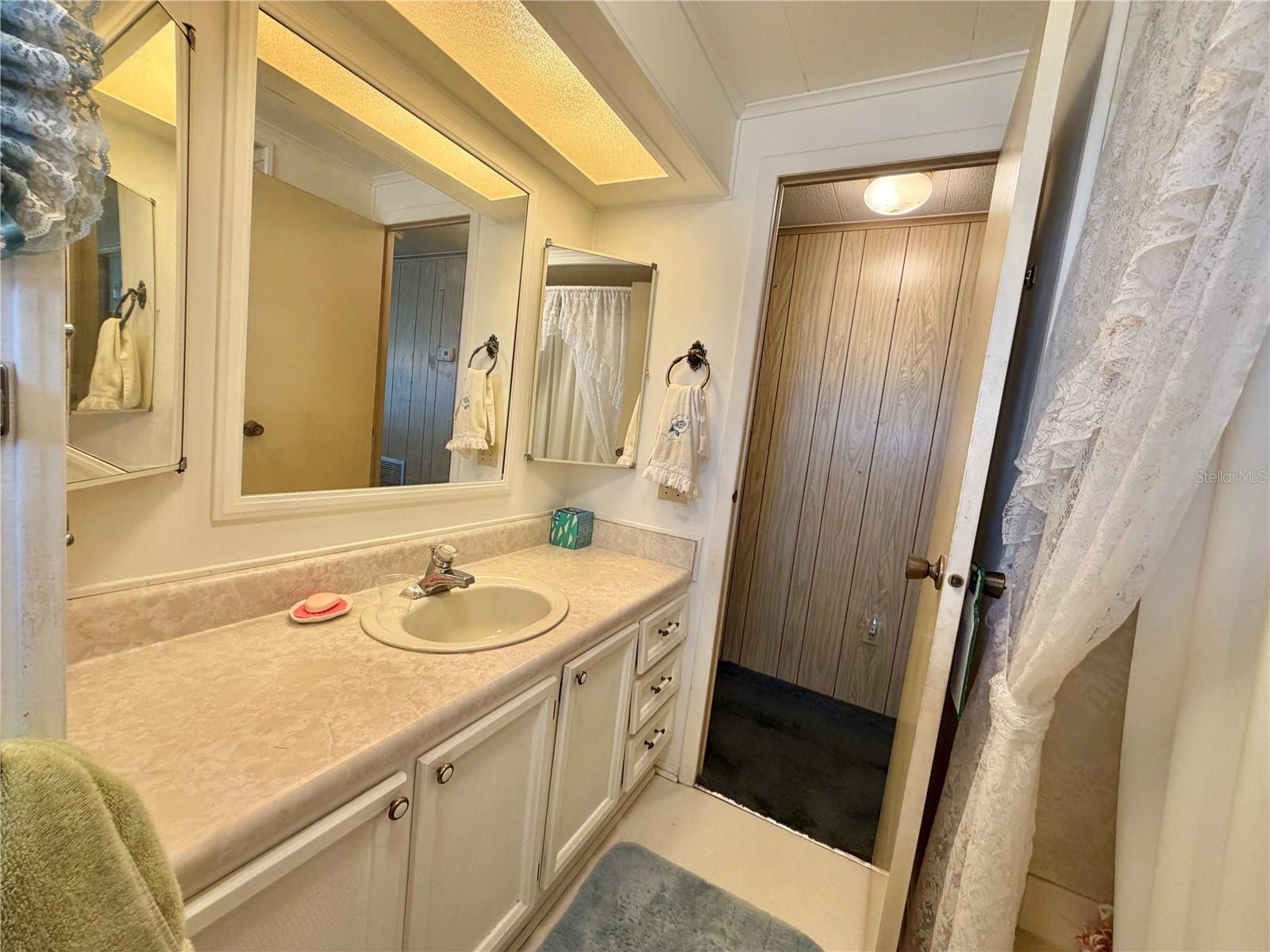 100 MARIGOLD ST, LEESBURG, FL, 34748