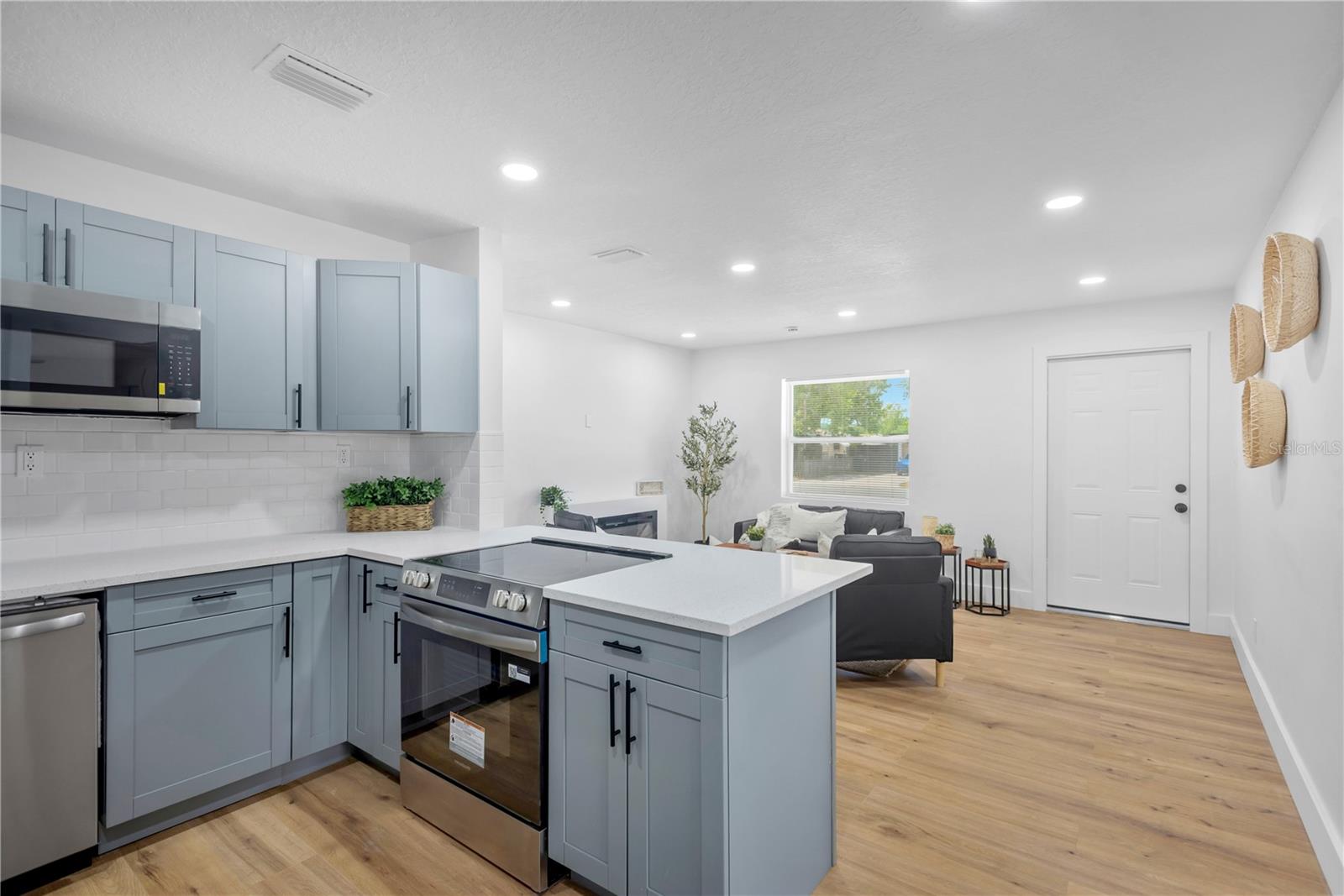 5052 JASMINE CIR, ST PETERSBURG, FL, 33714