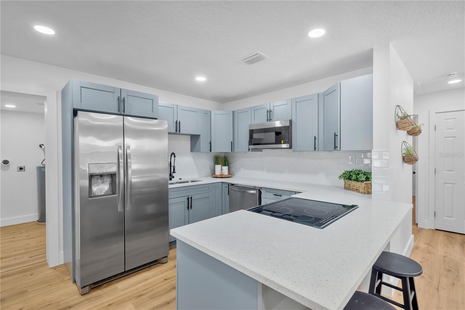 5052 JASMINE CIR, ST PETERSBURG, FL, 33714