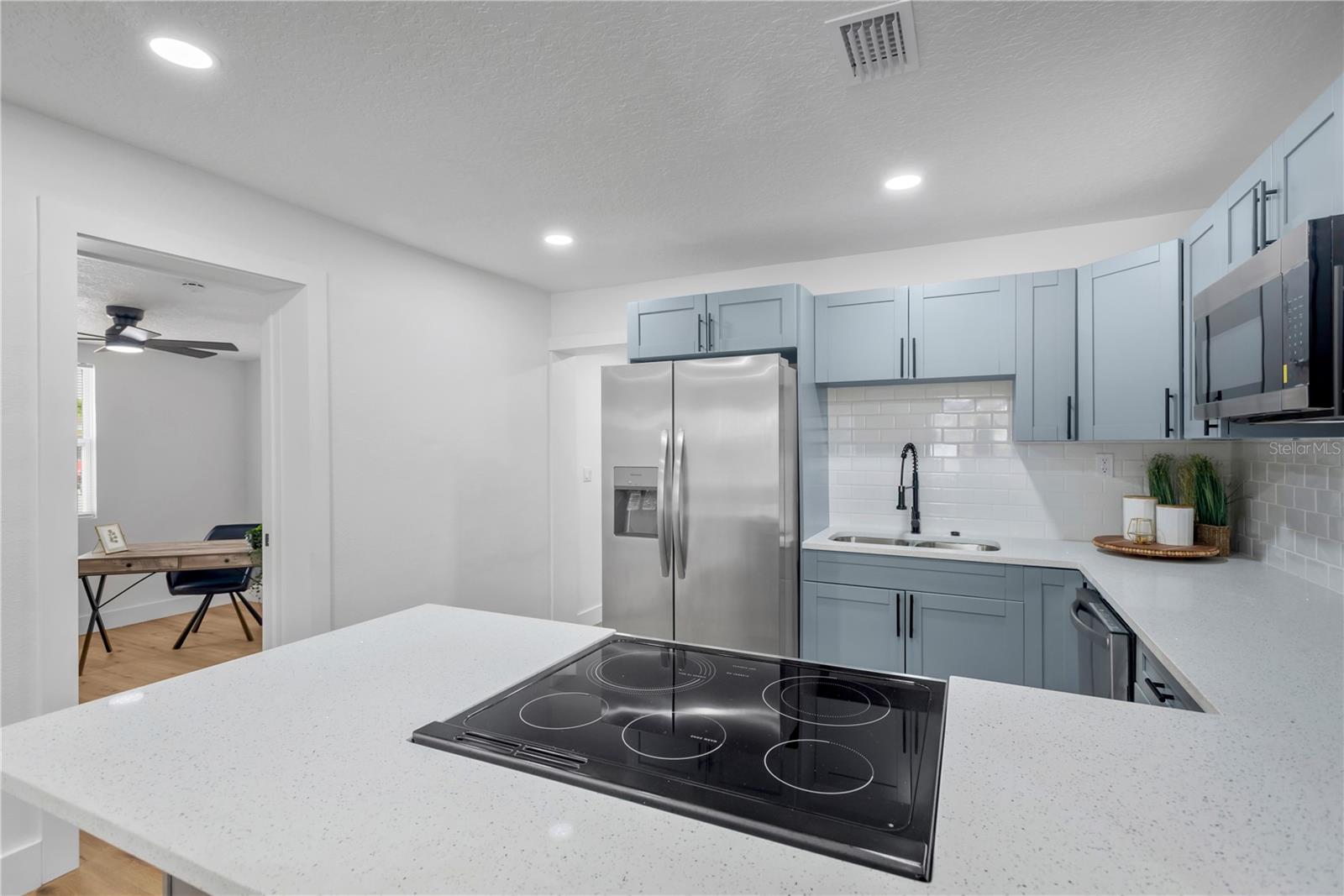 5052 JASMINE CIR, ST PETERSBURG, FL, 33714