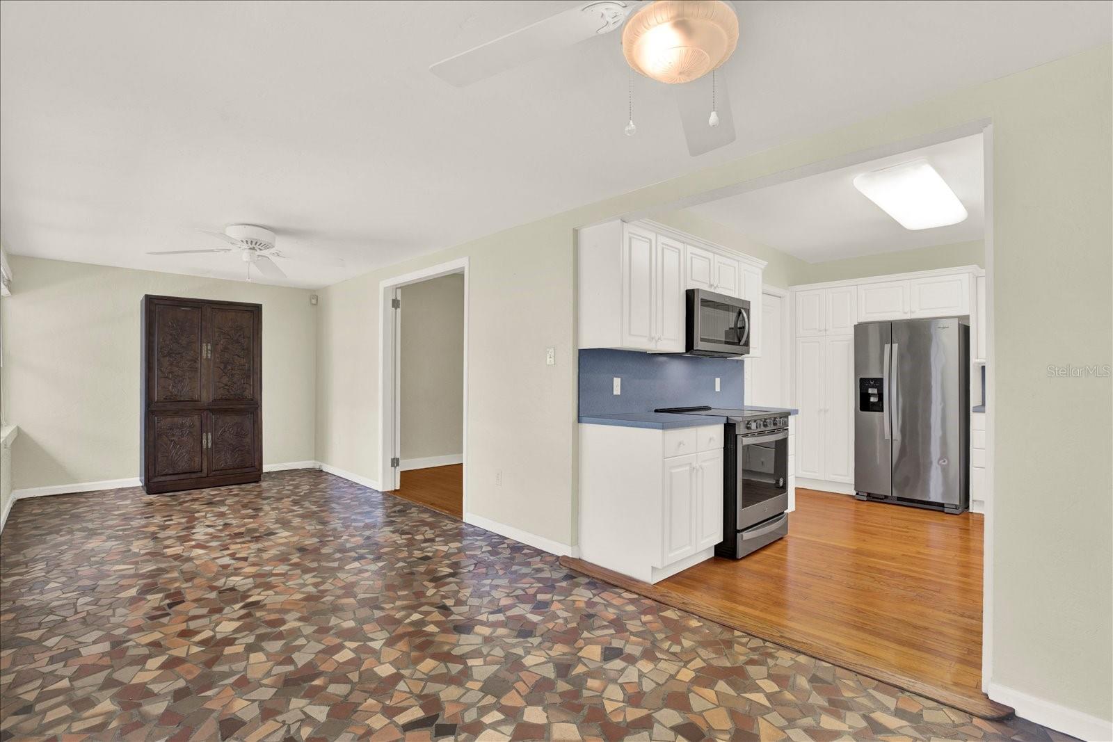 156 21ST AVE NE, ST PETERSBURG, FL, 33704