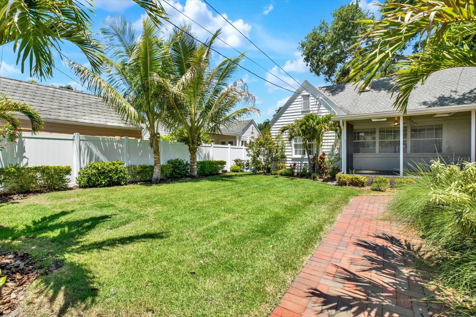 156 21ST AVE NE, ST PETERSBURG, FL, 33704