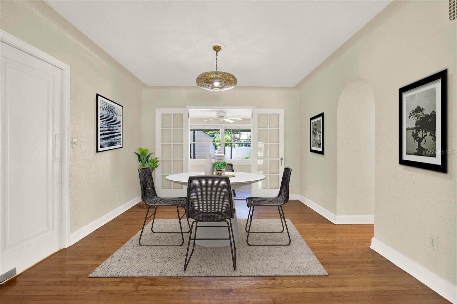 156 21ST AVE NE, ST PETERSBURG, FL, 33704