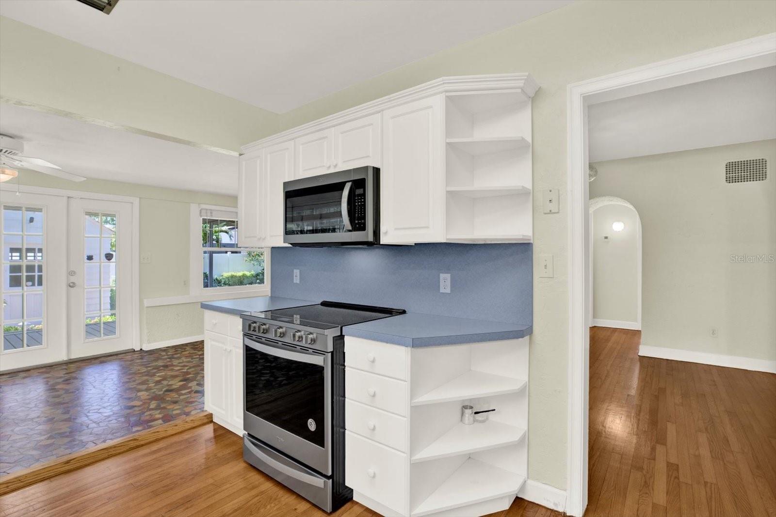 156 21ST AVE NE, ST PETERSBURG, FL, 33704
