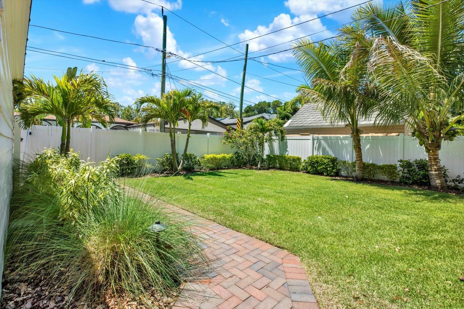 156 21ST AVE NE, ST PETERSBURG, FL, 33704