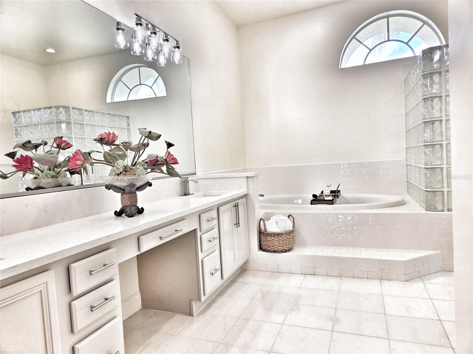3626 SWANS LANDING DR, LAND O LAKES, FL, 34639