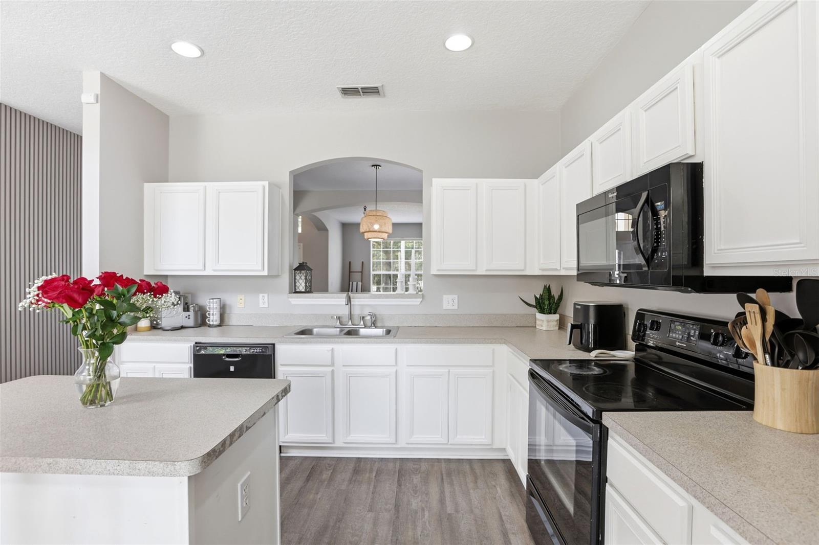 100 RUBINO DR, DAVENPORT, FL, 33837