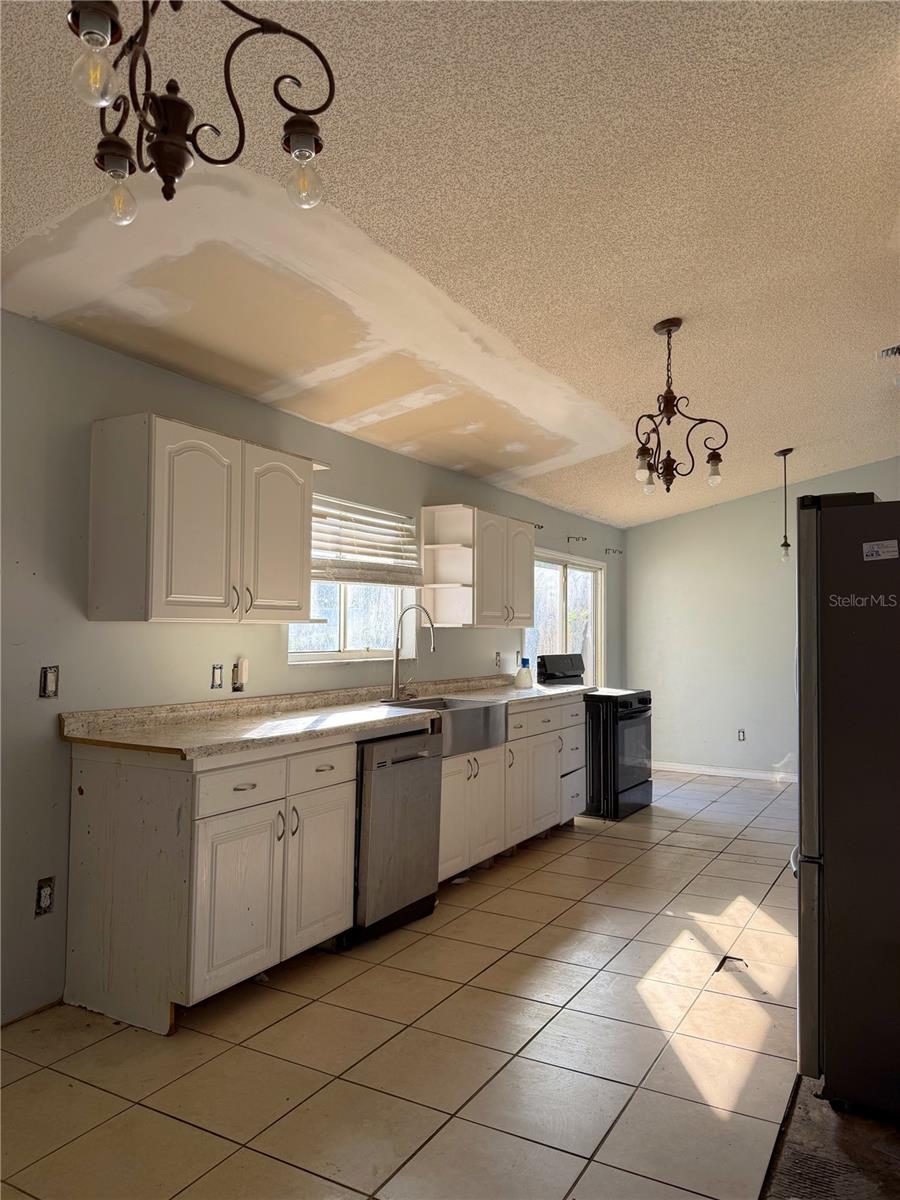 601 SAUDERS RD SE, PALM BAY, FL, 32909
