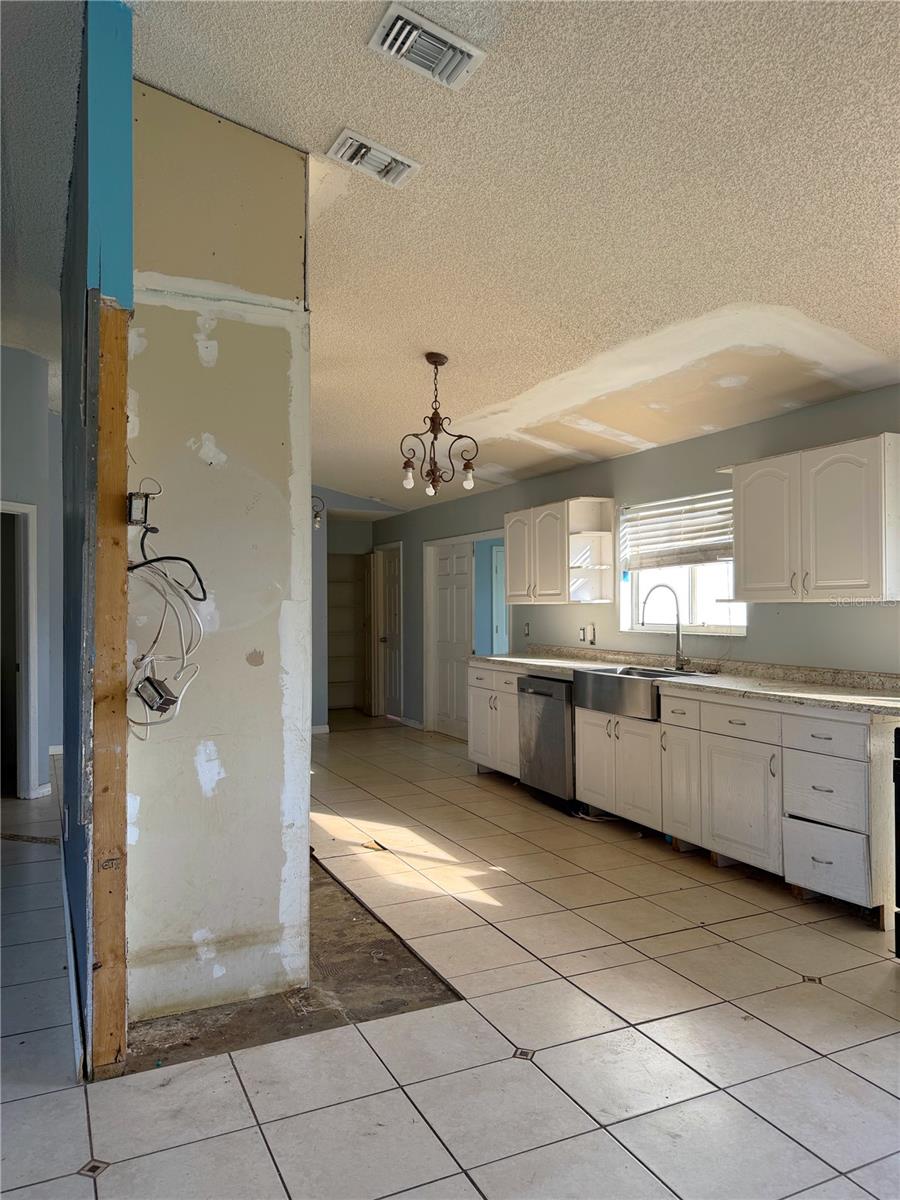 601 SAUDERS RD SE, PALM BAY, FL, 32909