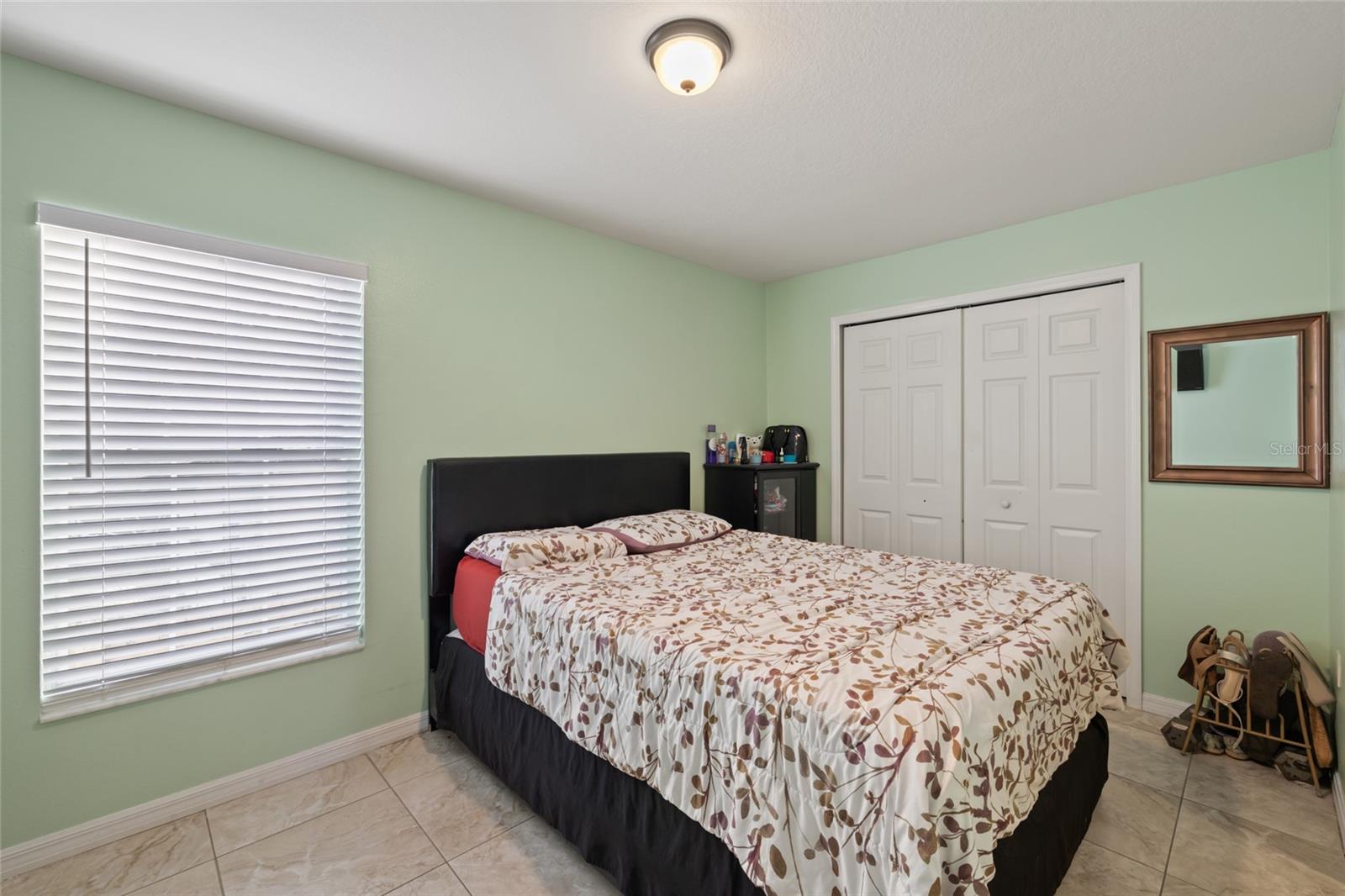 4704 TOWN N COUNTRY BLVD, TAMPA, FL, 33615