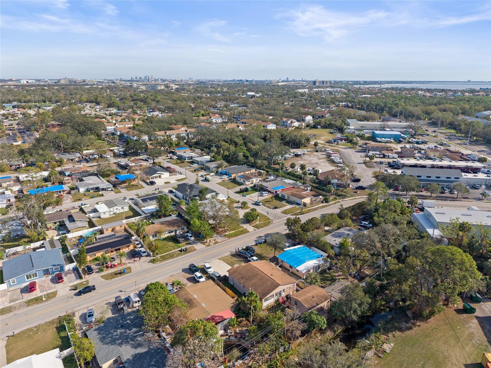 4704 TOWN N COUNTRY BLVD, TAMPA, FL, 33615