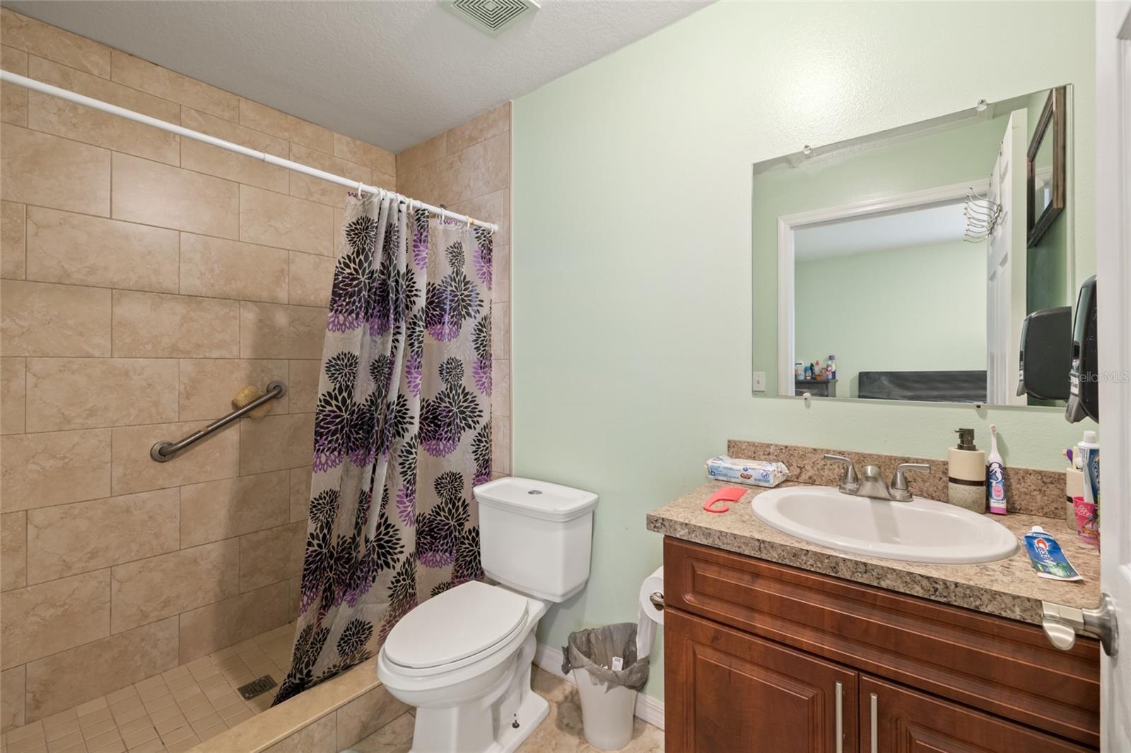 4704 TOWN N COUNTRY BLVD, TAMPA, FL, 33615