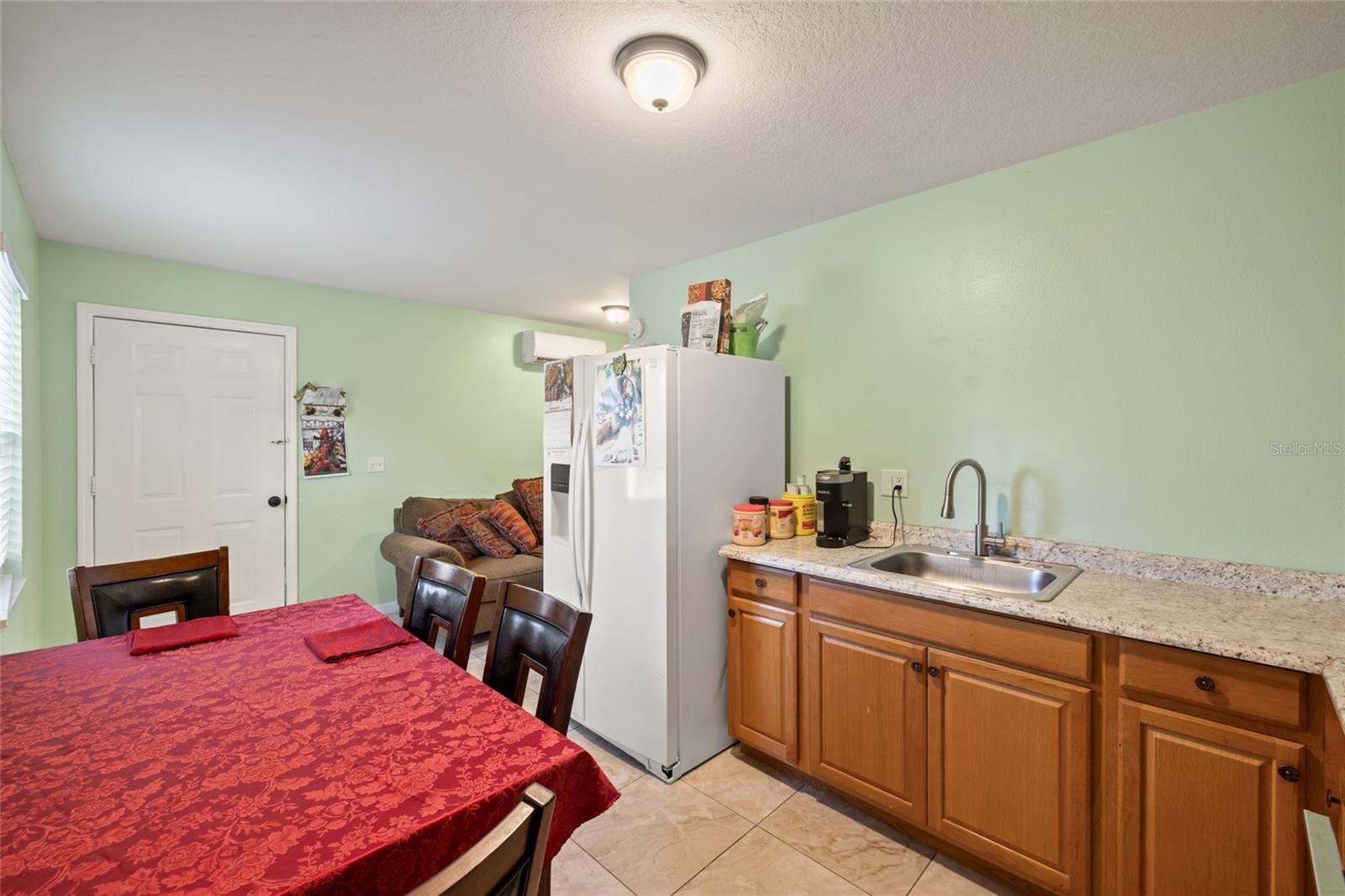 4704 TOWN N COUNTRY BLVD, TAMPA, FL, 33615
