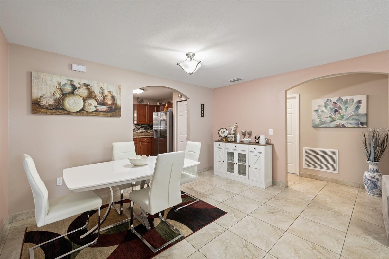 4704 TOWN N COUNTRY BLVD, TAMPA, FL, 33615