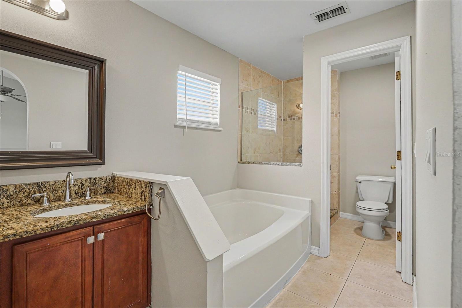 821 JARNAC DR, KISSIMMEE, FL, 34759