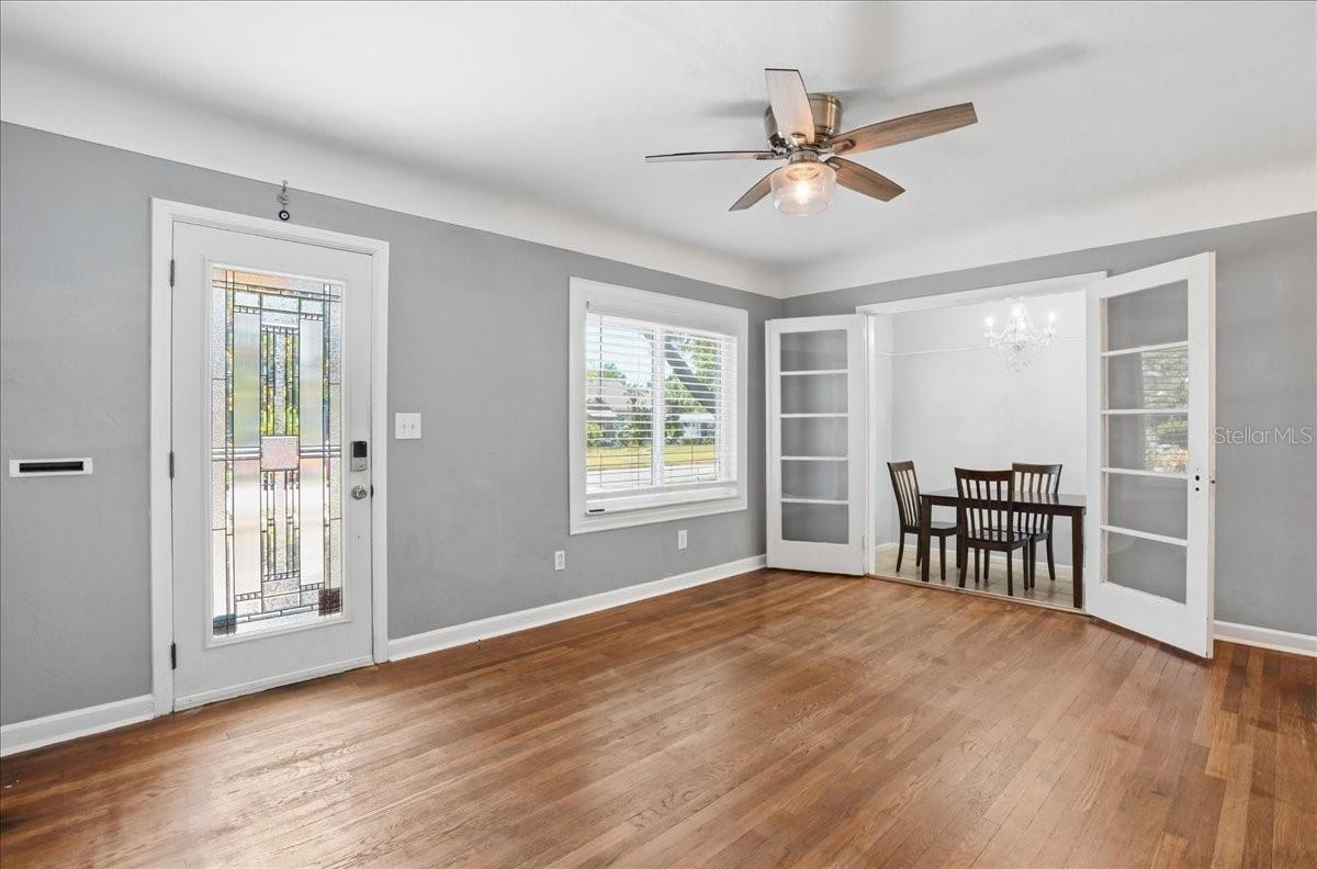 3145 8TH AVE N, ST PETERSBURG, FL, 33713