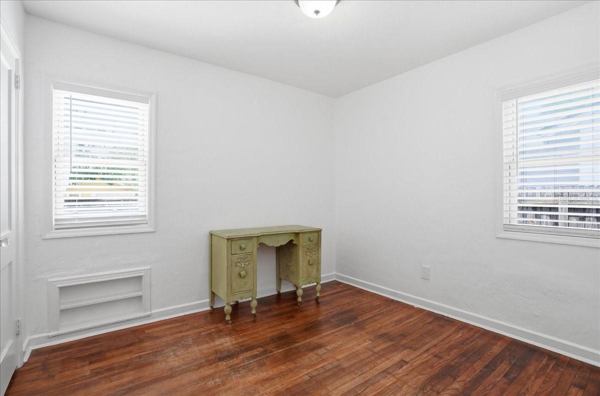 3145 8TH AVE N, ST PETERSBURG, FL, 33713