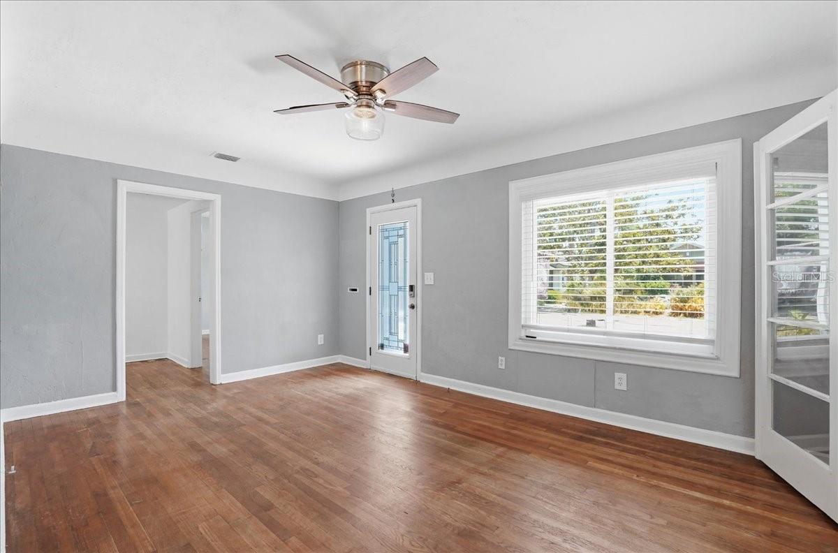 3145 8TH AVE N, ST PETERSBURG, FL, 33713