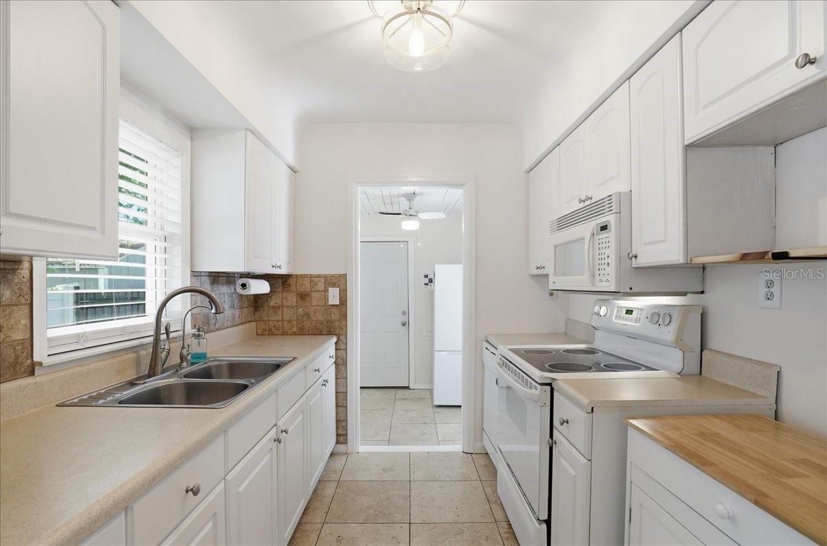3145 8TH AVE N, ST PETERSBURG, FL, 33713
