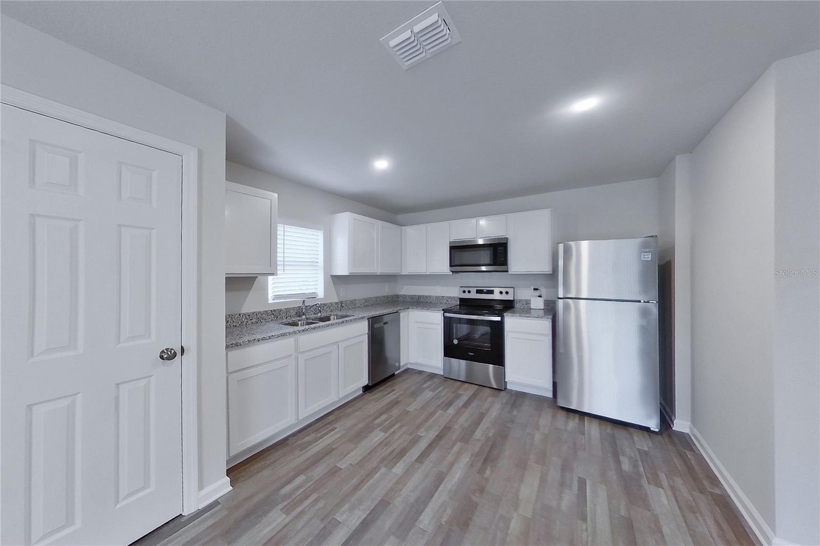 1729 NEBRASKA LOOP, SUMTERVILLE, FL, 33585