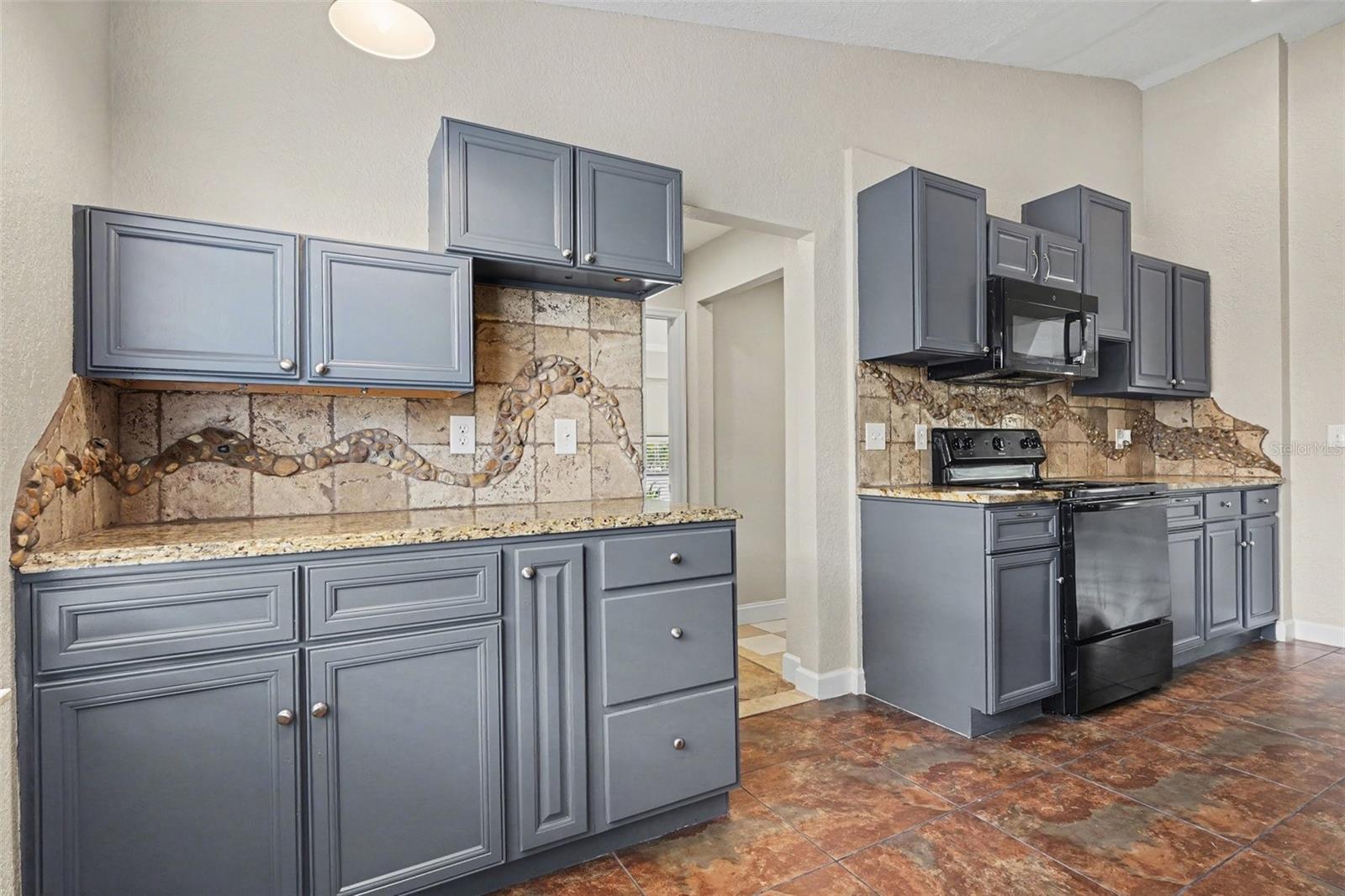 4621 DEVON AVE, LAKELAND, FL, 33813