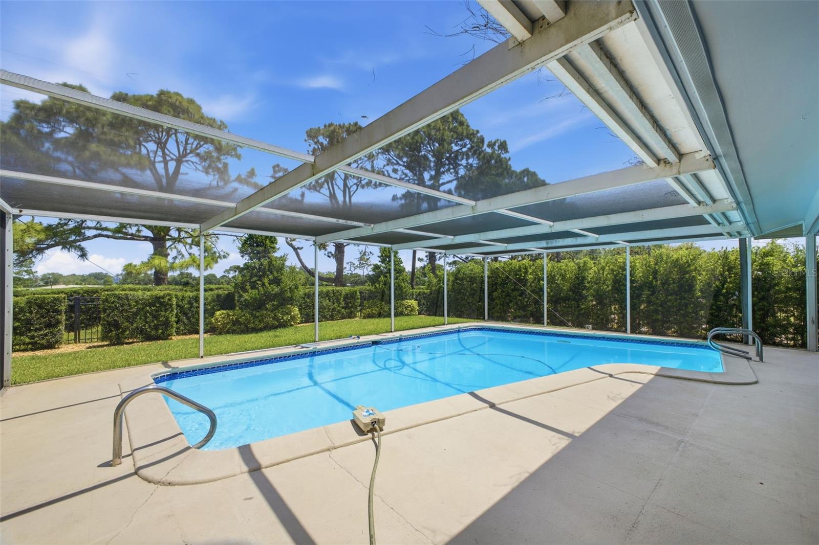 656 MEHLENBACHER RD, BELLEAIR, FL, 33756