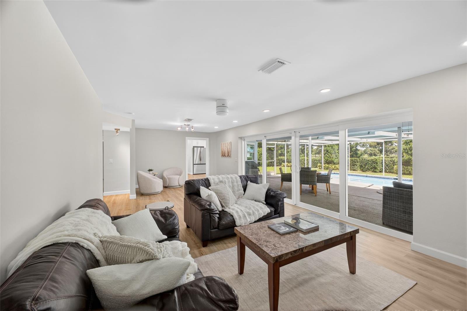 656 MEHLENBACHER RD, BELLEAIR, FL, 33756
