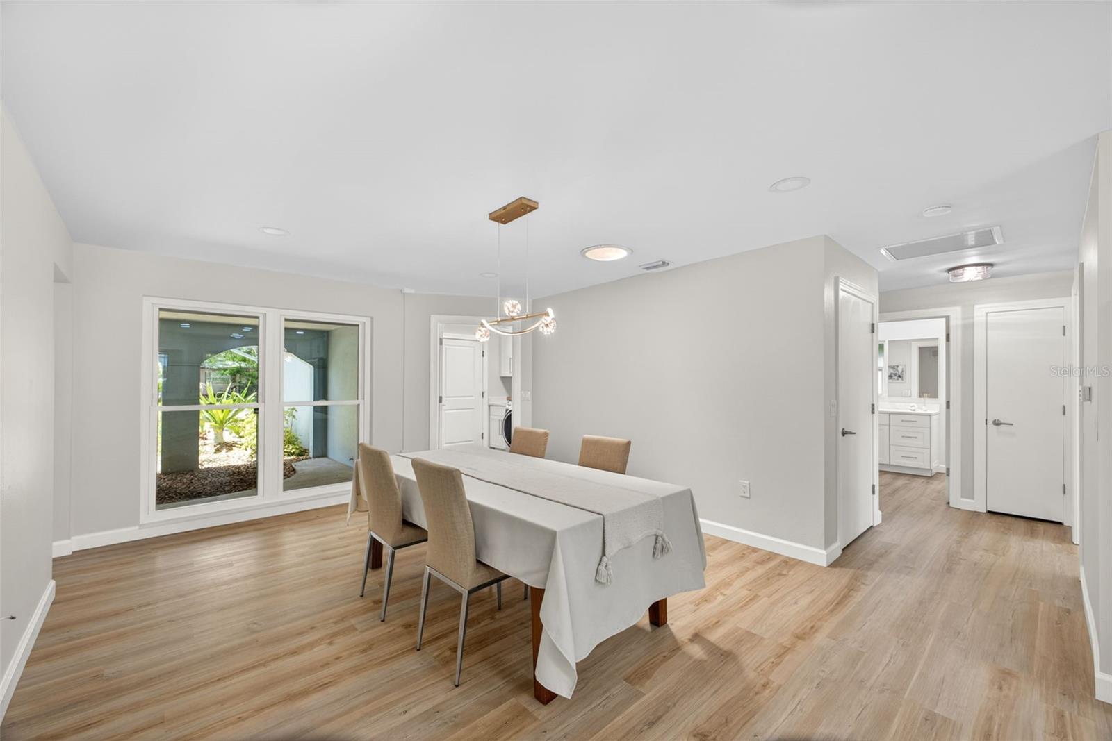 656 MEHLENBACHER RD, BELLEAIR, FL, 33756