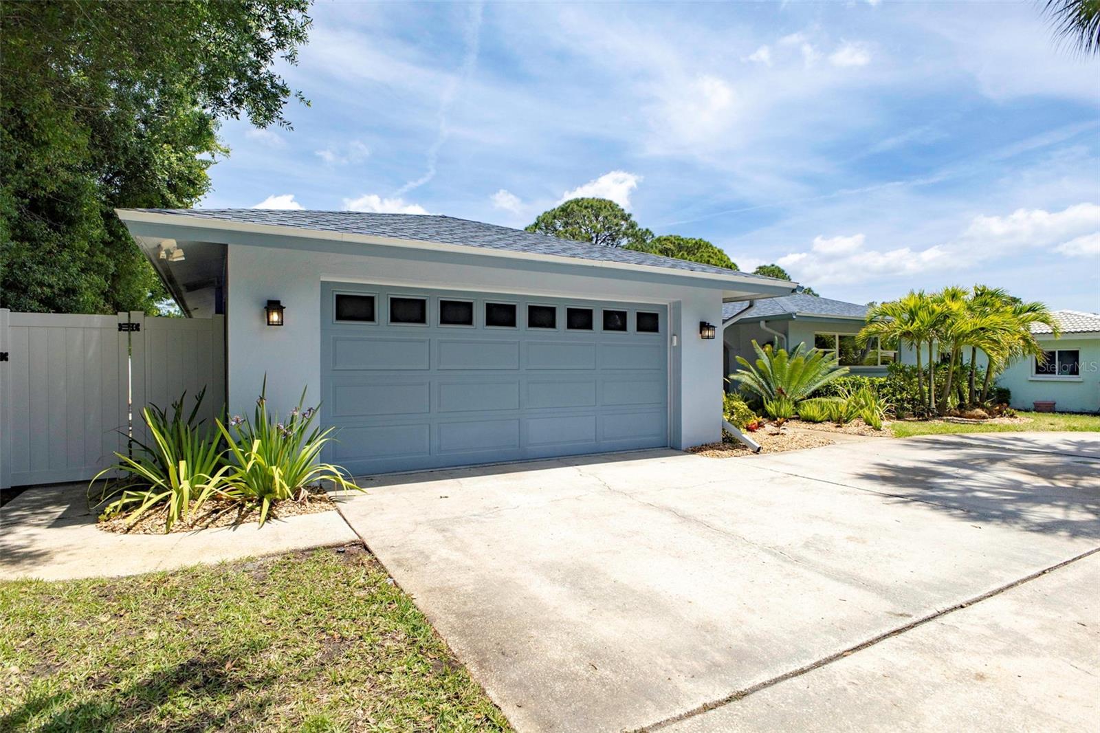 656 MEHLENBACHER RD, BELLEAIR, FL, 33756