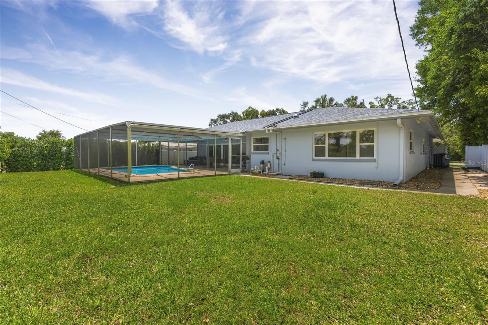 656 MEHLENBACHER RD, BELLEAIR, FL, 33756