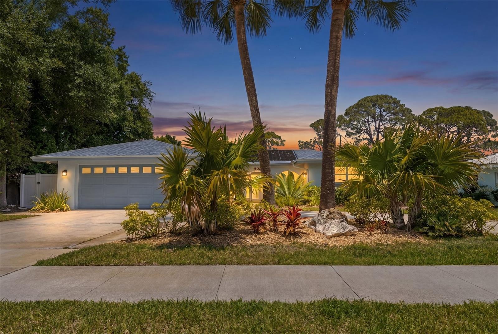 656 MEHLENBACHER RD, BELLEAIR, FL, 33756