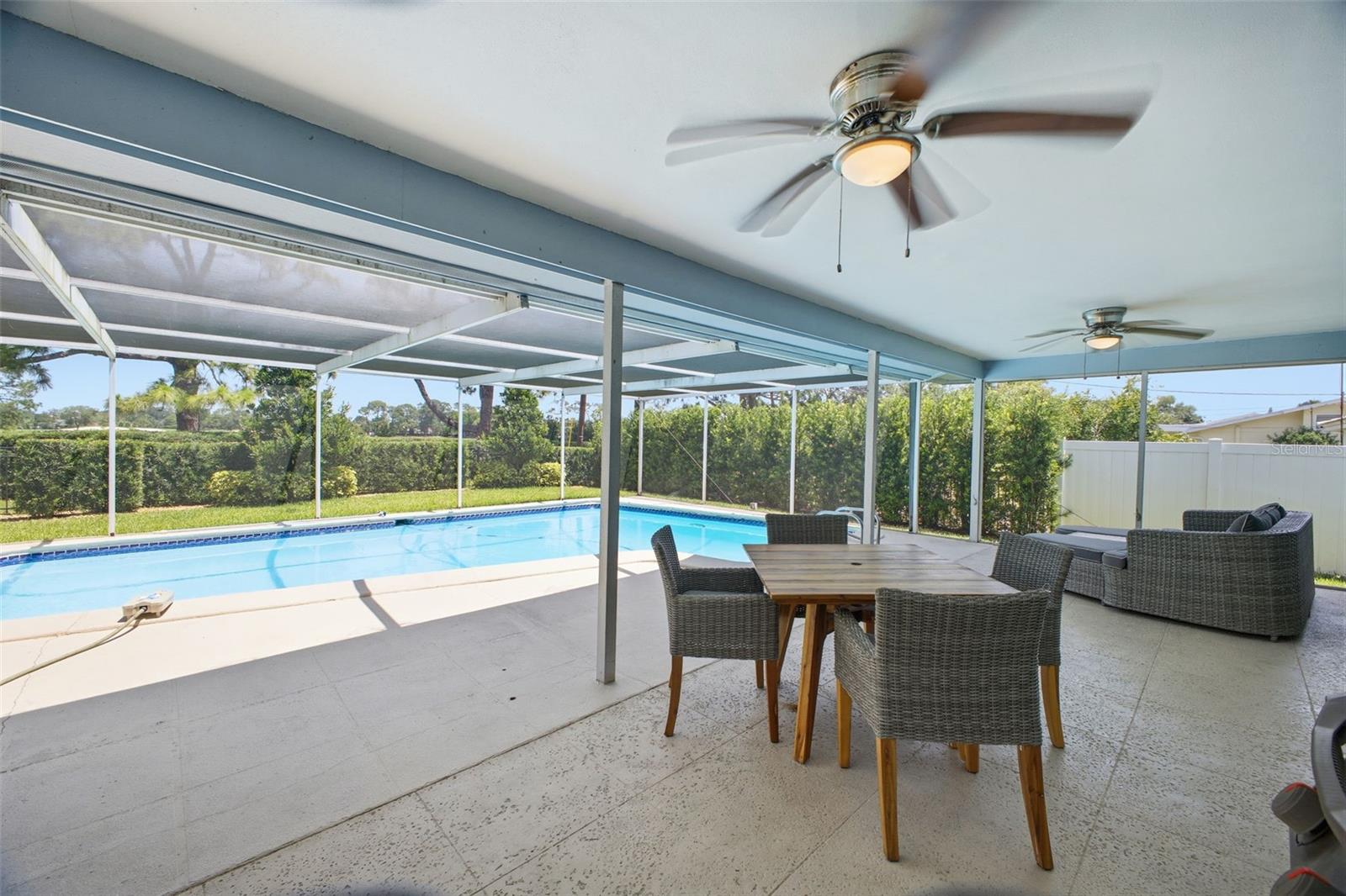 656 MEHLENBACHER RD, BELLEAIR, FL, 33756