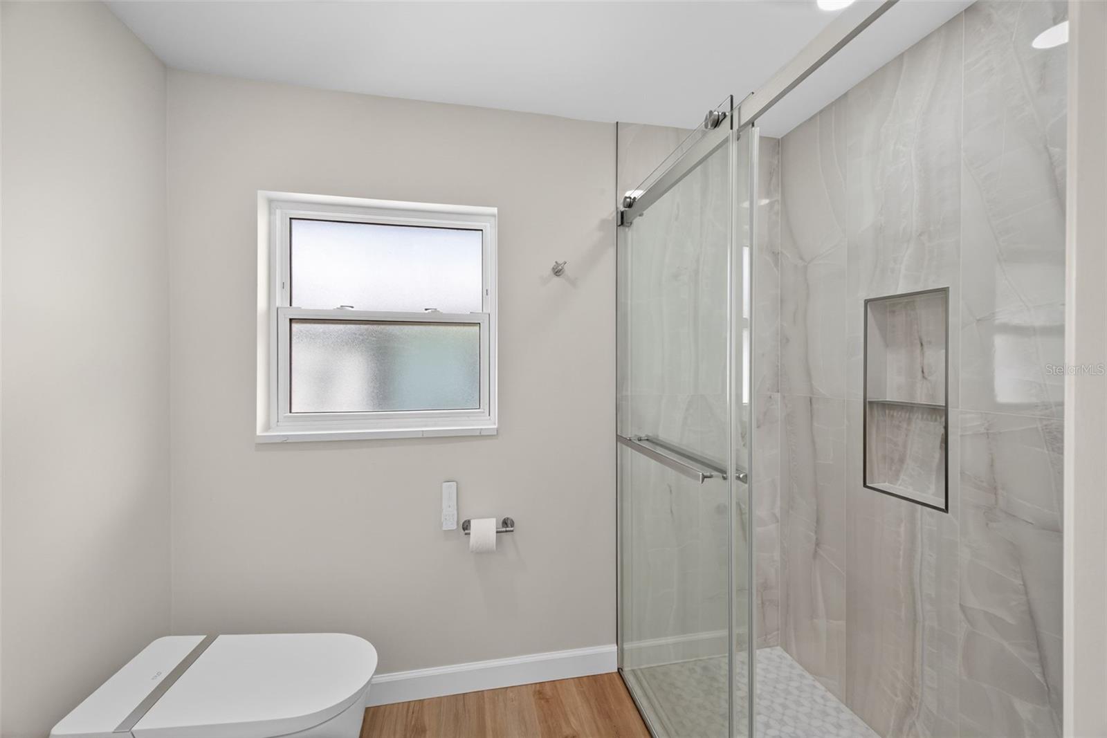 656 MEHLENBACHER RD, BELLEAIR, FL, 33756