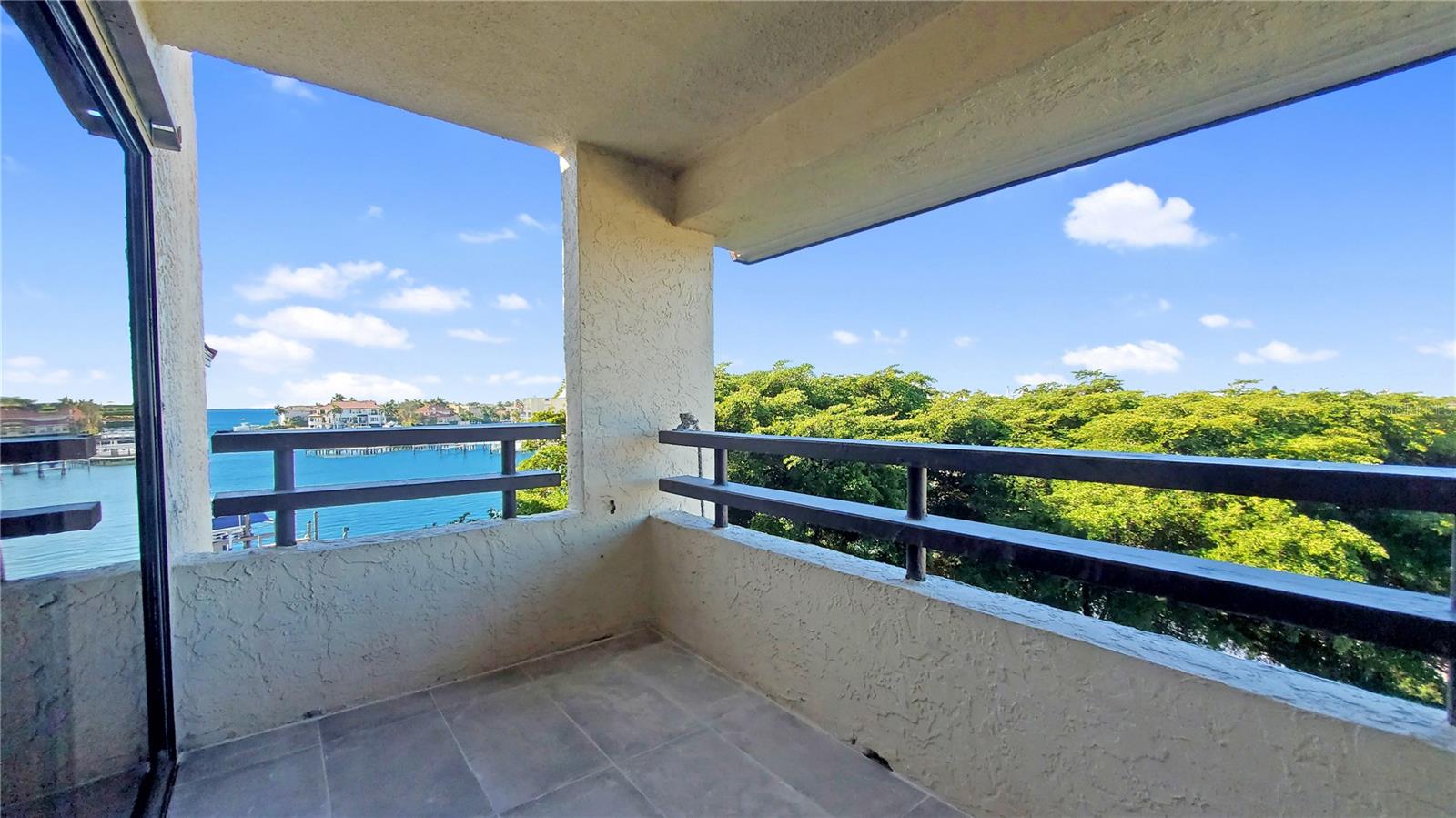 106 1ST ST E #311, TIERRA VERDE, FL, 33715